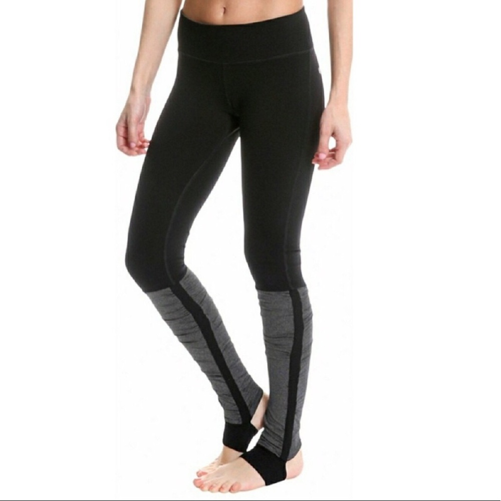 VICTORIA’S SECRET Black Stirrup Legging Size S